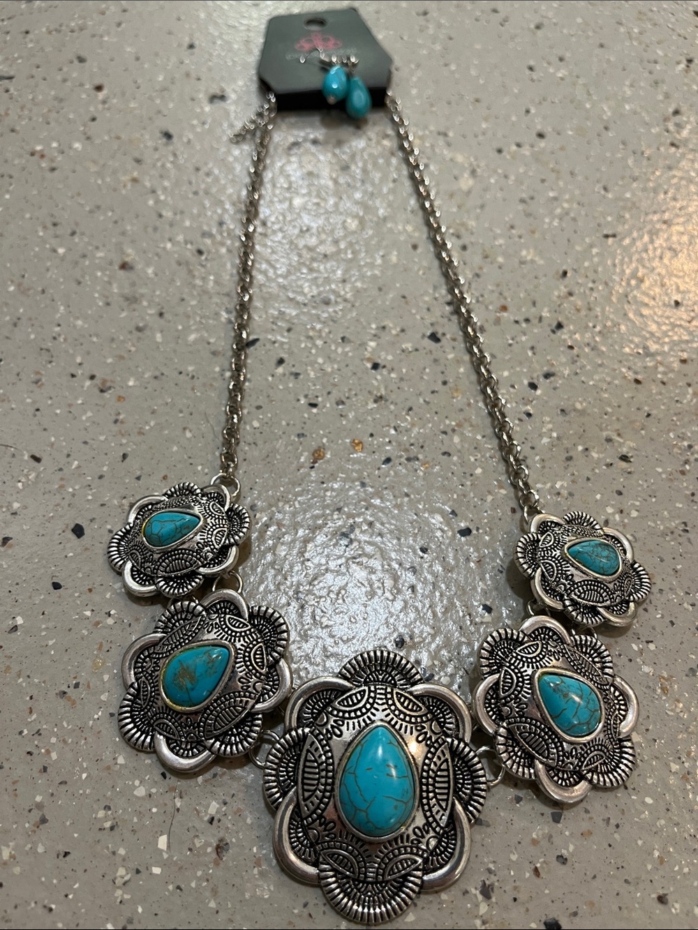 PAPARAZZI TOO MANY CHIEFS SOUTHWESTERN STYLE NECKLACE AND EARRINGS BLU SIL NEW